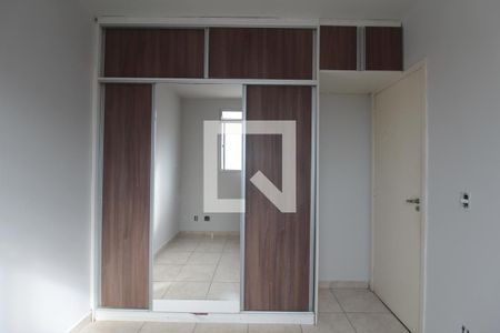 Quartos de apartamento à venda com 2 quartos, 50m² em Planalto, Belo Horizonte