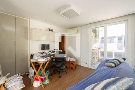 Casa à venda com 4 quartos, 490m² em Charitas, Niterói