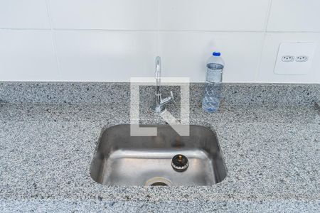 Sala, cozinha e área de serviço de apartamento para alugar com 1 quarto, 31m² em Vila Albertina, São Paulo