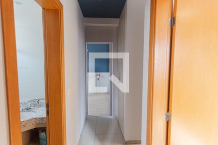 Corredor de apartamento à venda com 3 quartos, 75m² em Ipiranga, Belo Horizonte