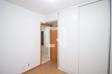 Quarto 2 de apartamento para alugar com 2 quartos, 50m² em Chacaras Reunidas Santa Terezinha, Contagem