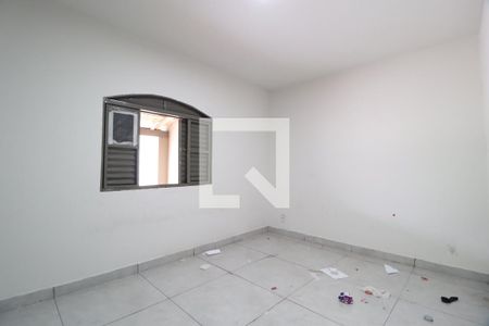 Quarto 1 de casa para alugar com 2 quartos, 65m² em Jardim das Palmeiras, Uberlândia