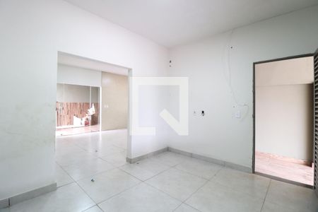 Sala de casa para alugar com 2 quartos, 65m² em Jardim das Palmeiras, Uberlândia
