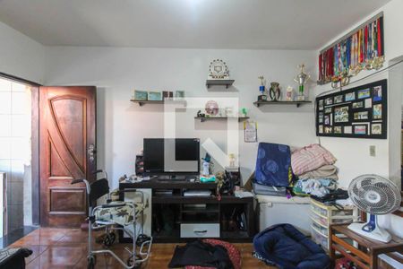 Casa à venda com 5 quartos, 192m² em São Lucas, São Paulo