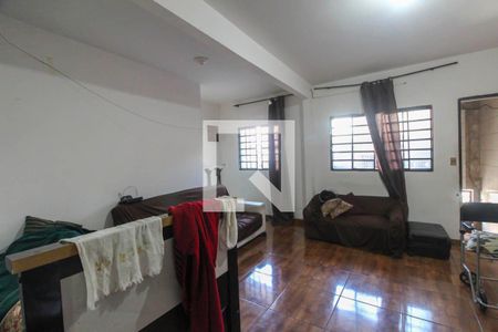 Casa à venda com 5 quartos, 192m² em São Lucas, São Paulo