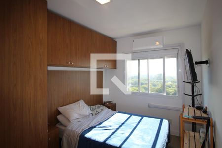 Suíte 1 de apartamento para alugar com 3 quartos, 68m² em Humaitá, Porto Alegre