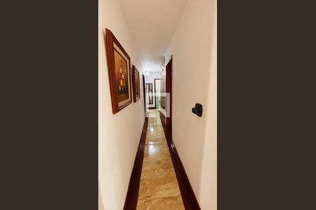 Corredor de casa à venda com 7 quartos, 400m² em Taquara, Rio de Janeiro