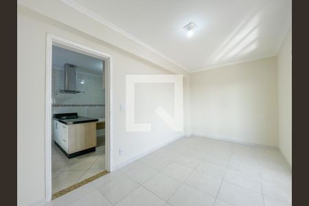 Sala de casa para alugar com 2 quartos, 150m² em Ayrosa, Osasco