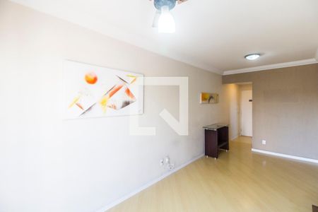 Sala  de apartamento para alugar com 2 quartos, 59m² em Jardim Tupanci, Barueri