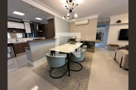 Sala de apartamento à venda com 2 quartos, 110m² em Alphaville, Santana de Parnaíba