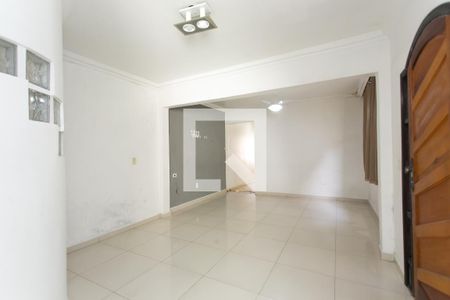 Sala de casa à venda com 3 quartos, 200m² em Vila Aurea, São Paulo
