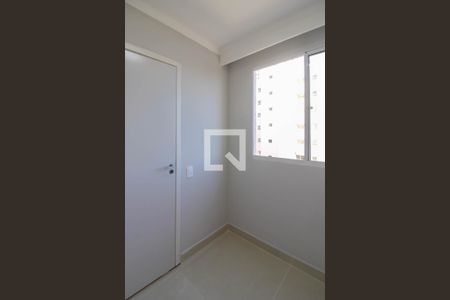 Quarto 1 de apartamento para alugar com 2 quartos, 33m² em Vila Suzana, São Paulo