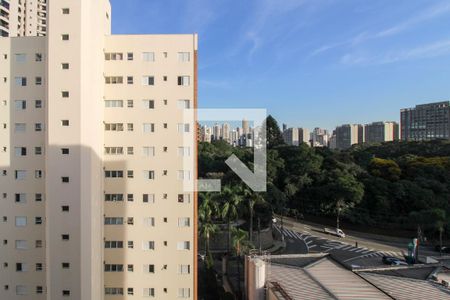 Vista Sala/Cozinha de apartamento para alugar com 2 quartos, 33m² em Vila Suzana, São Paulo