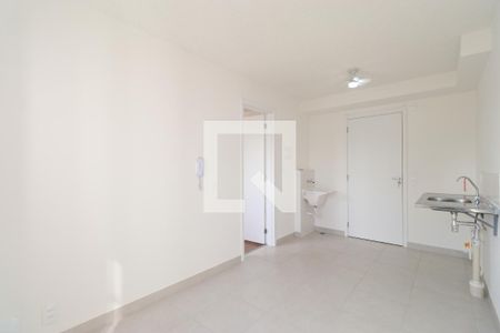 Sala/Cozinha de apartamento para alugar com 1 quarto, 25m² em Parque Industrial Tomas Edson, São Paulo