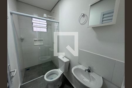 Banheiro de casa para alugar com 1 quarto, 25m² em Km 18, Osasco