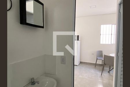 Quarto de kitnet/studio para alugar com 2 quartos, 40m² em Km 18, Osasco