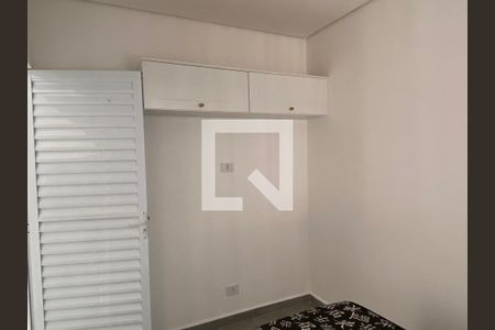 Quarto de kitnet/studio para alugar com 2 quartos, 40m² em Km 18, Osasco