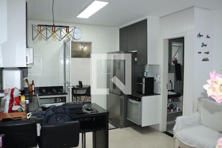 Casa de Condomínio para alugar com 2 quartos, 72m² em Jardim Barbacena, Cotia