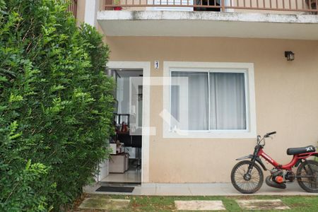 Casa de Condomínio para alugar com 2 quartos, 72m² em Jardim Barbacena, Cotia