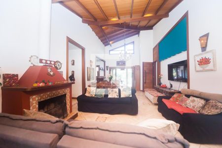 sala de visitas  / lareira  de casa de condomínio à venda com 4 quartos, 350m² em Retiro do Chale, Brumadinho