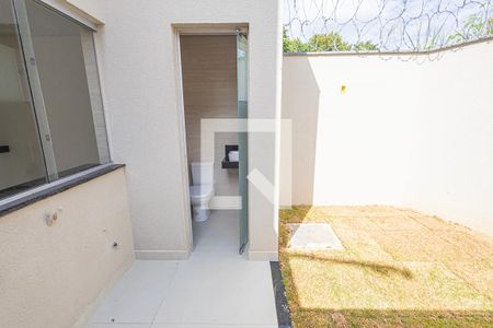 area de serviço de casa à venda com 2 quartos, 110m² em Parque Xangri-lá, Contagem