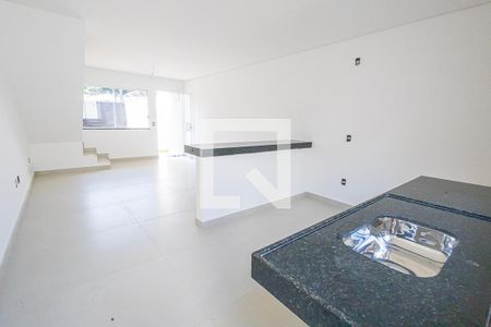 cozinha de casa à venda com 2 quartos, 100m² em Parque Xangri-lá, Contagem