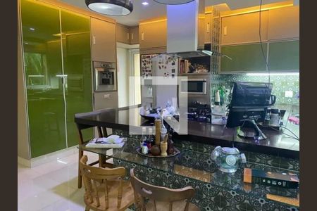 Casa de Condomínio à venda com 4 quartos, 350m² em Jardim Morumbi, São Paulo