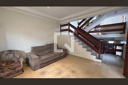 Sala de casa à venda com 3 quartos, 150m² em Jardim Barbosa, Guarulhos