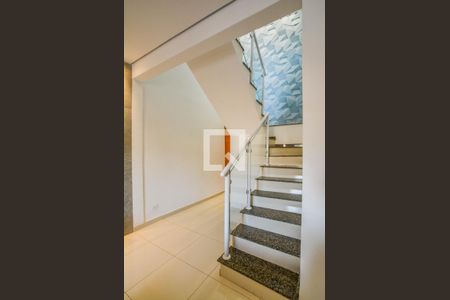 Escada de apartamento para alugar com 1 quarto, 102m² em Jardim Paraiso, Santo André