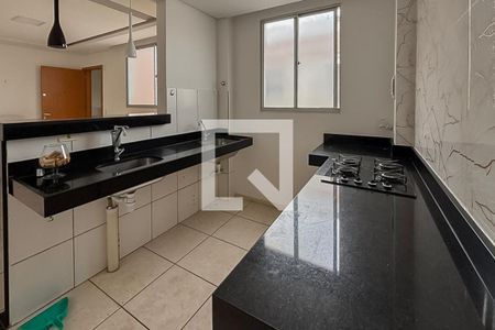 Apartamento à venda com 2 quartos, 44m² em Califórnia, Contagem