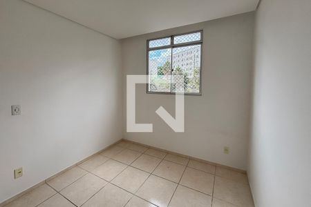 Apartamento à venda com 2 quartos, 44m² em Califórnia, Contagem