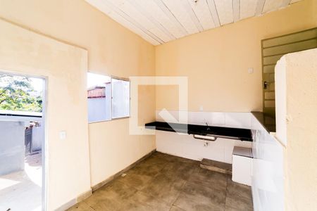 Sala de kitnet/studio para alugar com 1 quarto, 18m² em Esplanada, Belo Horizonte