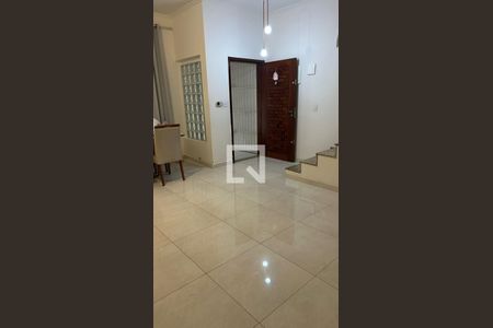 Sala de casa para alugar com 3 quartos, 65m² em Cezar de Souza, Mogi das Cruzes
