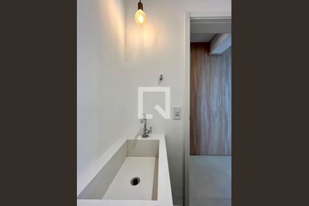 Lavabo de apartamento para alugar com 3 quartos, 156m² em Cambuí, Campinas