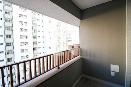 Varanda de kitnet/studio à venda com 1 quarto, 25m² em Campo Belo, São Paulo