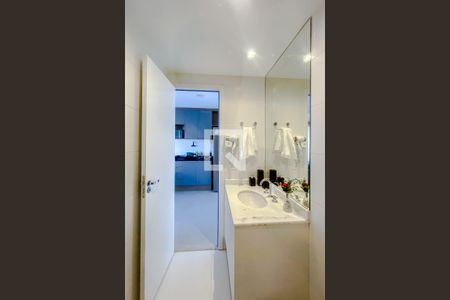 Banheiro de apartamento para alugar com 1 quarto, 33m² em Perdizes, São Paulo