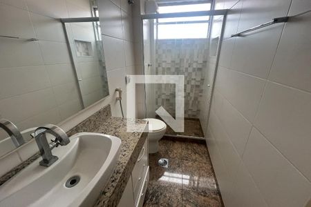 Banheiro social de apartamento à venda com 3 quartos, 191m² em Tauá, Rio de Janeiro