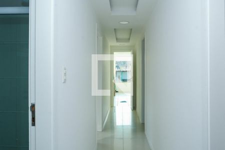 Corredor de casa para alugar com 3 quartos, 400m² em Centro, Mesquita
