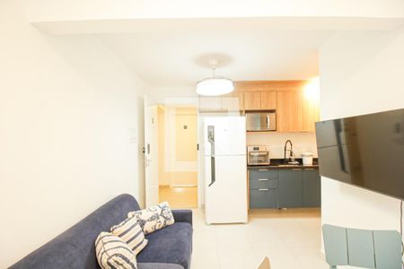 Sala de apartamento à venda com 2 quartos, 35m² em Parque Industrial Tomas Edson, São Paulo