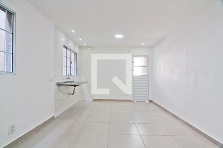 Sala e cozinha de casa para alugar com 1 quarto, 40m² em Vila Bonilha, São Paulo