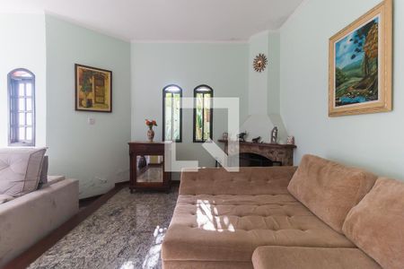 Sala de casa para alugar com 3 quartos, 380m² em Vila Suissa, Mogi das Cruzes