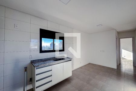 Sala/Cozinha de apartamento para alugar com 2 quartos, 39m² em Vila Bertioga, São Paulo