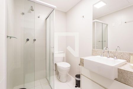 Banheiro de kitnet/studio para alugar com 1 quarto, 38m² em Indianópolis, São Paulo