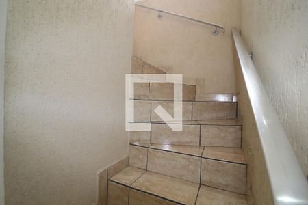 Escada de casa para alugar com 3 quartos, 200m² em Jardim Ana Maria, Santo André