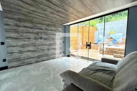 Sala de casa para alugar com 2 quartos, 130m² em Morro da Cruz, Florianópolis