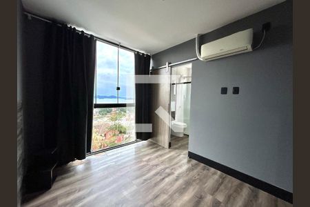 Suíte 1 de casa para alugar com 2 quartos, 130m² em Morro da Cruz, Florianópolis