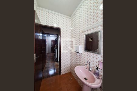 Banheiro de casa à venda com 3 quartos, 247m² em Vila Romero, São Paulo