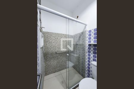 Banheiro  de kitnet/studio para alugar com 1 quarto, 25m² em Tijuca, Rio de Janeiro