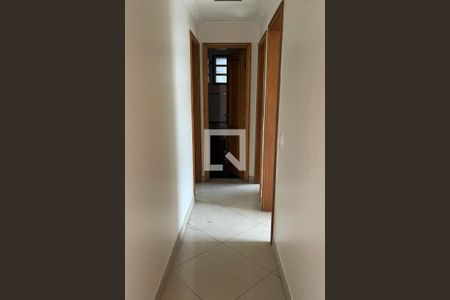 Corredor de apartamento para alugar com 2 quartos, 94m² em Centro, Duque de Caxias