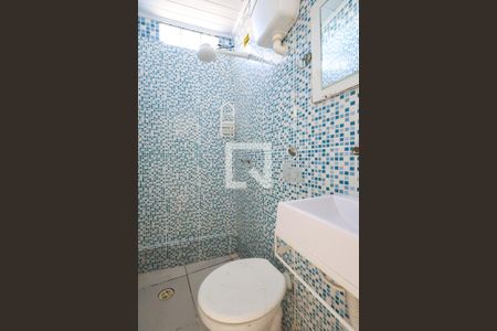 Banheiro de casa para alugar com 1 quarto, 50m² em Jardim Monte Kemel, São Paulo
